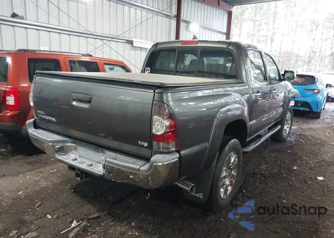 2013 Toyota Tacoma Base V6 z USA, uszkodzony, nr VIN 3TMLU4EN1DM114606